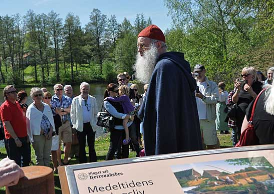 Lars Gahrn kom som representant för medeltidens prästerskap