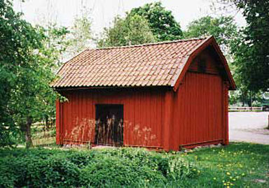 Tiondeboden vid kyrkan 1997. 